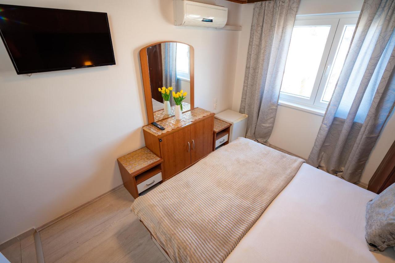 Rooms Magnolia With Pool Novaglia Esterno foto