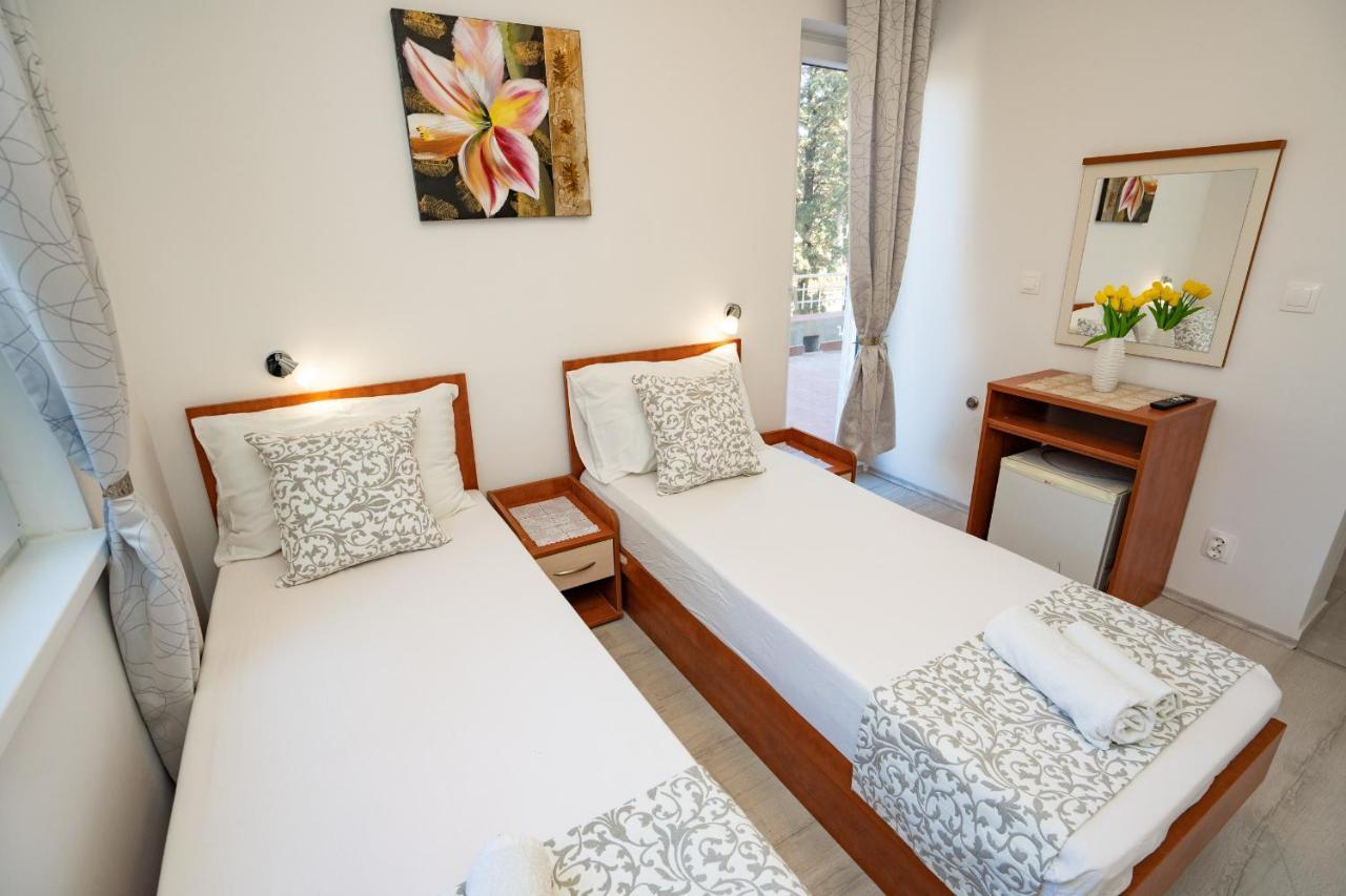 Rooms Magnolia With Pool Novaglia Esterno foto